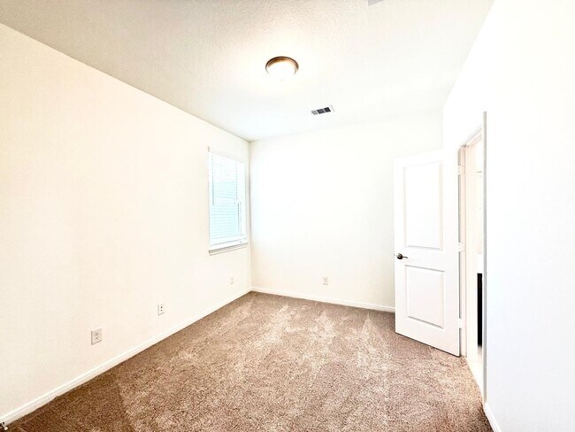Building Photo - 155 W Coralburst Lp