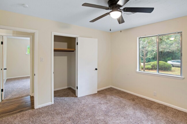 Building Photo - 3 BR Ranch