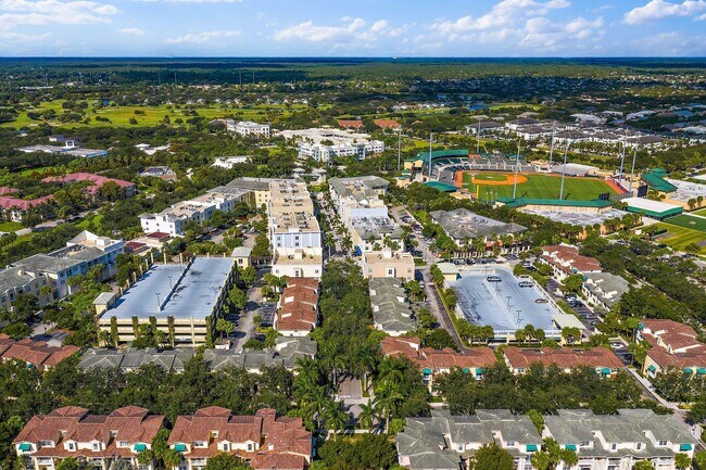 Building Photo - 1203 Town Center Dr