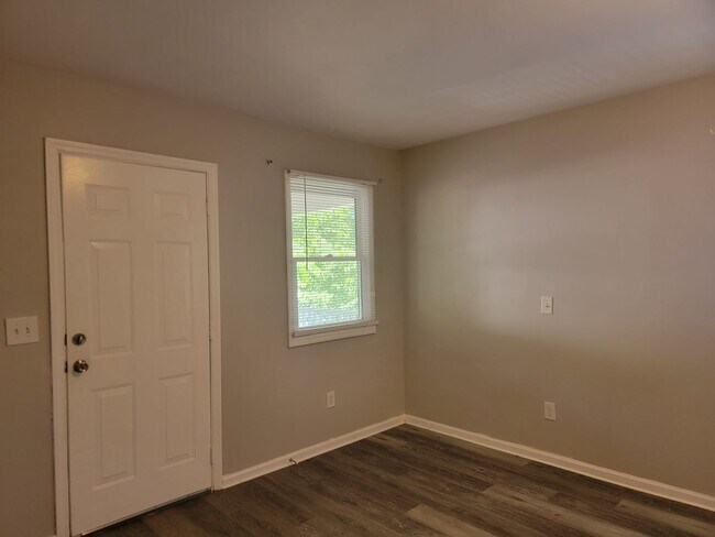 Building Photo - Minutes from Downtown Atlanta, the Atlanta BeltLine, Mercedes-Benz Stadium, Lee + White,