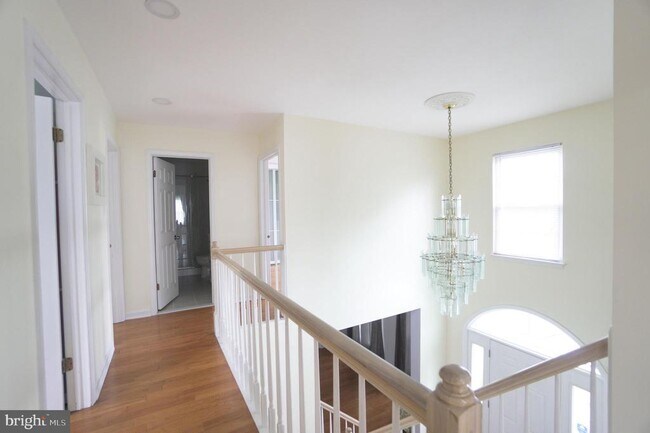 Building Photo - 113 N Stone Ridge Dr