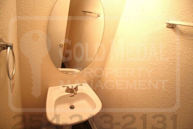 Building Photo - 5805 Redstone Dr