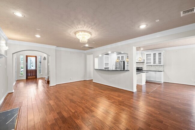 Building Photo - 5526 Darschelle Dr