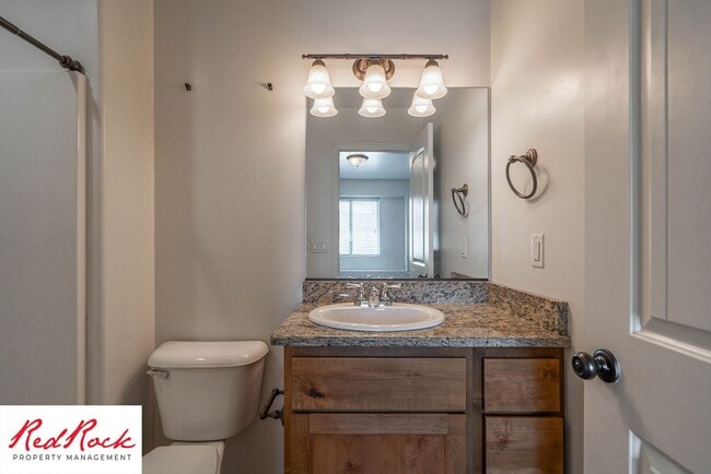 Building Photo - Pet Friendly! Spacious 4 Bedroom Townhome!