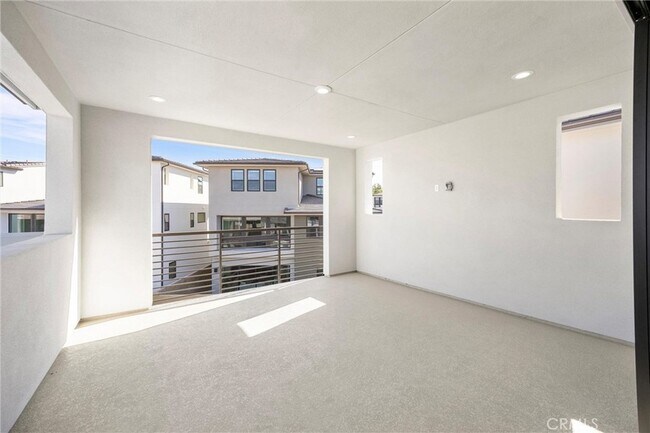 Building Photo - 164 Apron