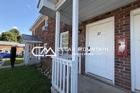 Building Photo - Renovated 2BR Apartment Near Downtown Greer