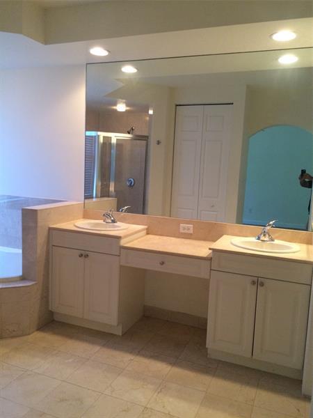 Building Photo - 886 Spinnaker Dr