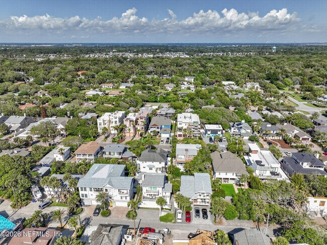 Building Photo - 1766 Beach Ave