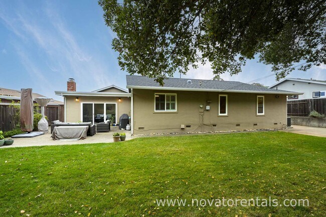 Building Photo - 44 Trish Dr