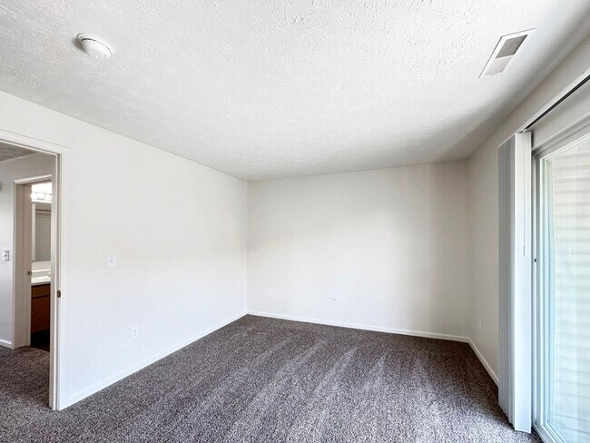 Building Photo - Adrian College Less than 2 miles away*********** Sand Creek 1 Bedroom*************Rent $999/month