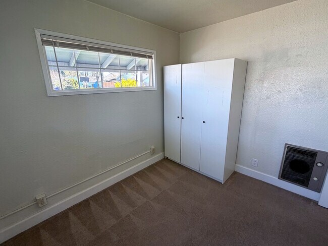 Building Photo - 1311 S 3rd Ave