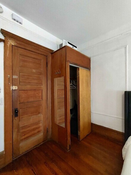 Building Photo - 556 W 161st St