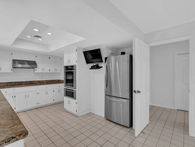 Building Photo - 1425 Treasure Cove Ln