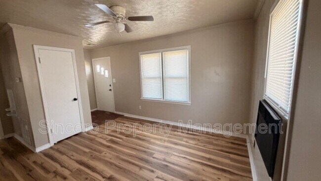 Building Photo - 2904 S Portland Ave