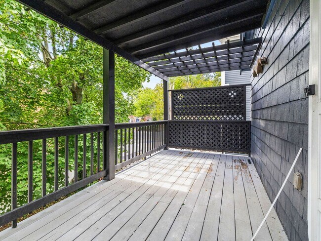 Building Photo - No Brokers Fee. In-Unit Washer and Dryer, All New Kitchen Appliances, Yard