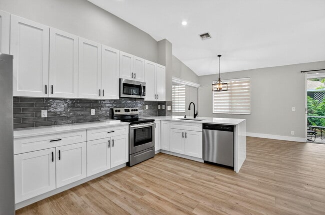 Building Photo - 851 NW 42nd Pl