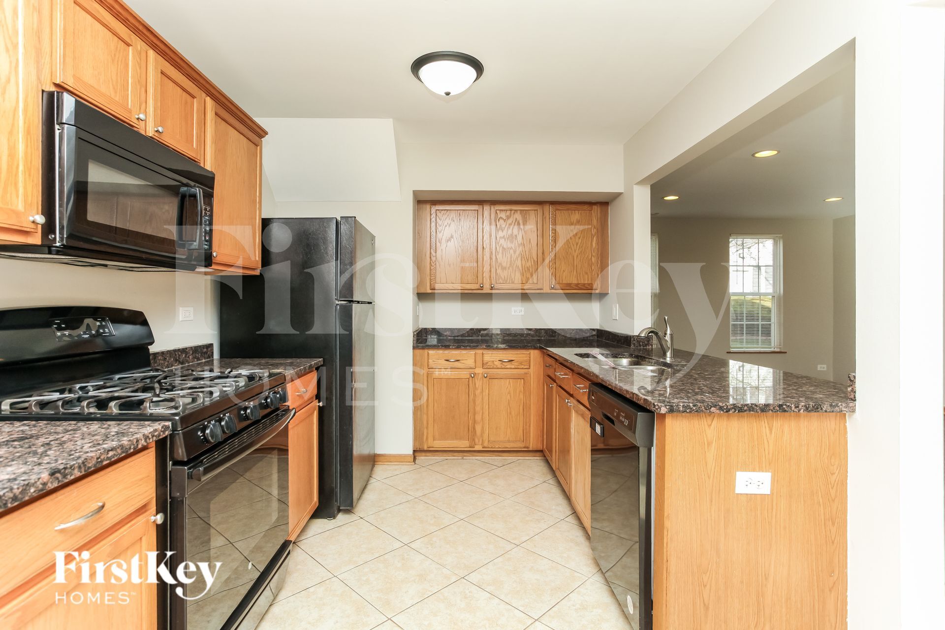 Building Photo - 932 Symphony Dr