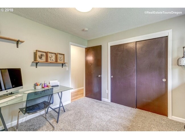Building Photo - Spacious 4-Bedroom Home with Multiple Livi...