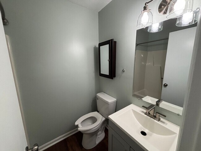 Building Photo - 5202 Fox Ct