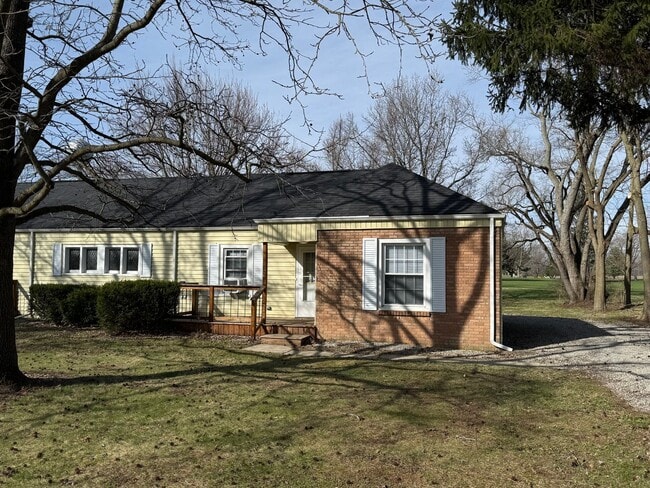 Building Photo - Beautiful renovated duplex in Edgewood!