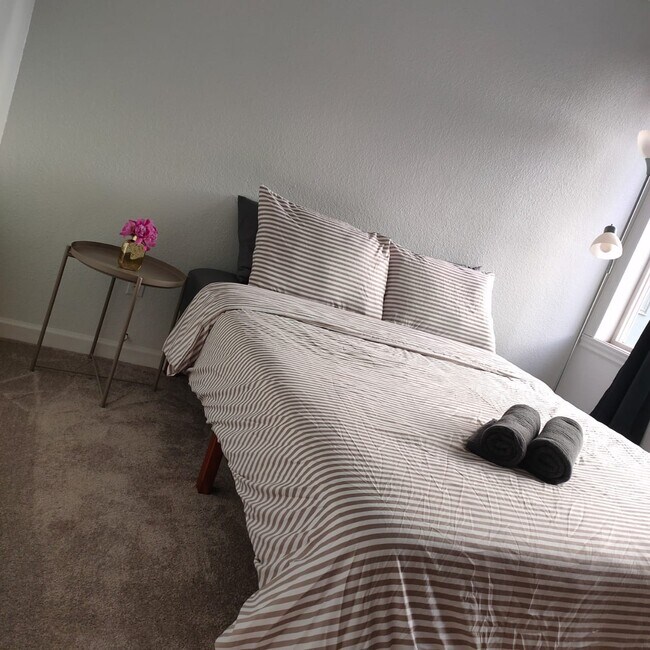 Building Photo - 507 Copperbush Ct