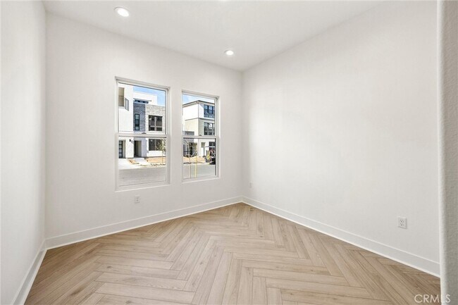 Building Photo - 164 Apron