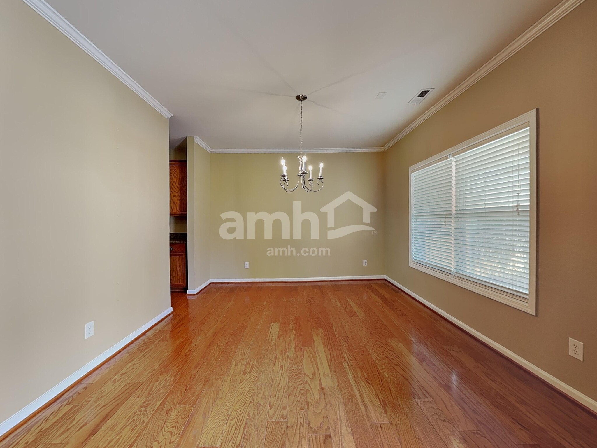 Building Photo - 6878 Coopers Hawk Trl