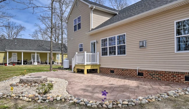 Building Photo - 29362 Stuarts Way
