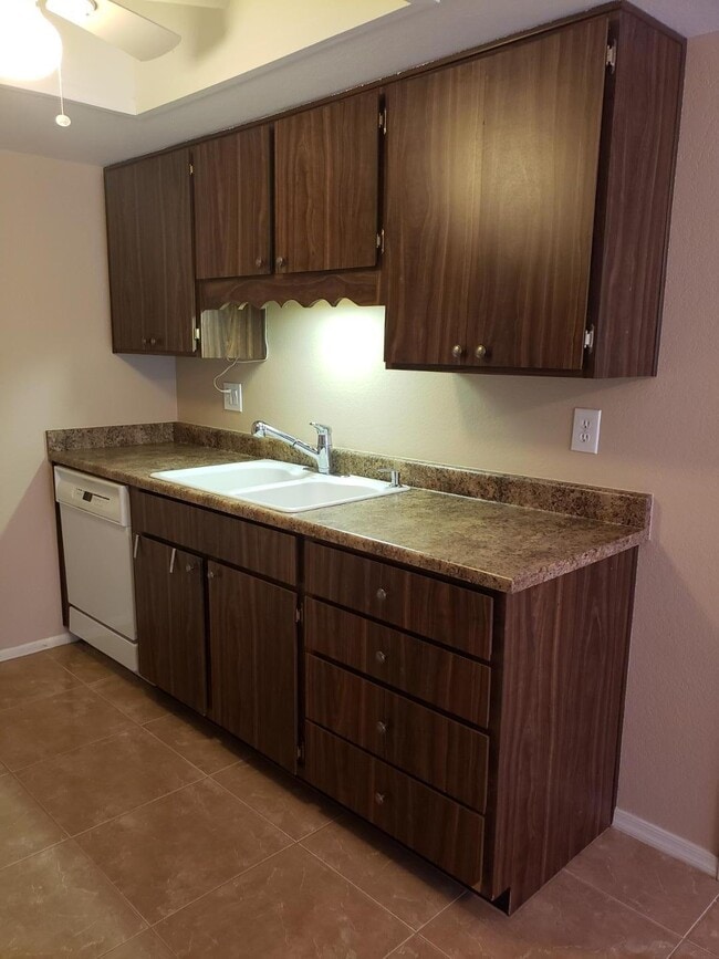 Building Photo - 9626 W Mountain View Rd