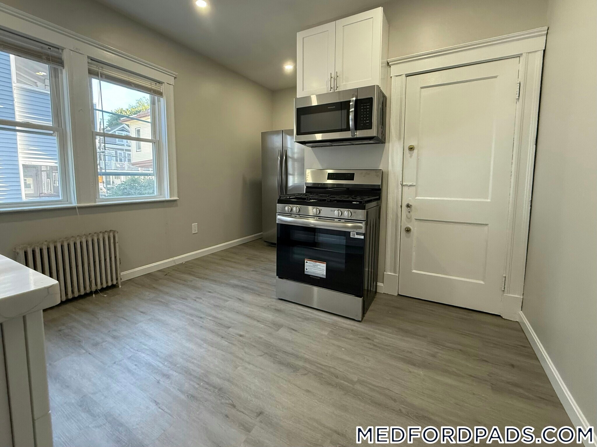 Building Photo - 45 Warner St