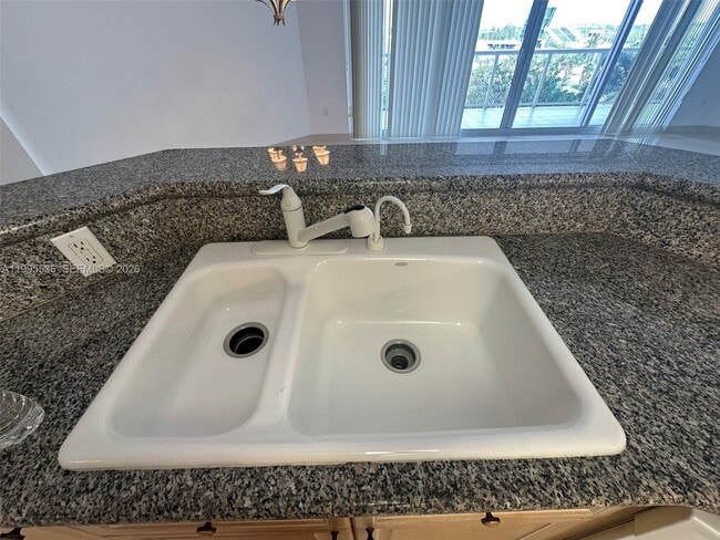 Building Photo - 6001 N Ocean Dr