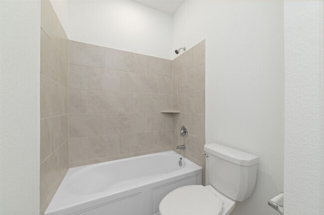 Building Photo - 830 Heaven Dr