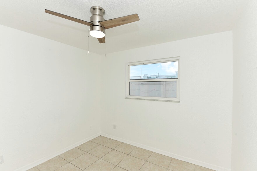Building Photo - 436 Auburn Dr