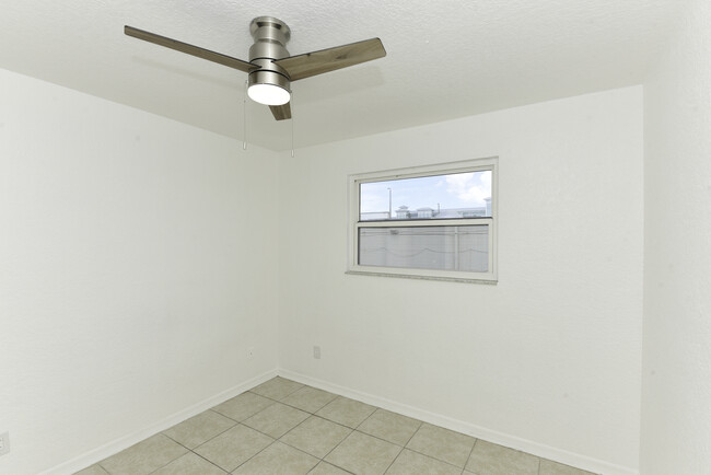 Building Photo - 436 Auburn Dr
