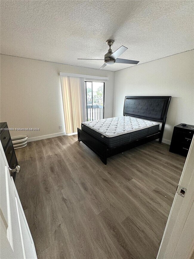 Building Photo - 4303 Inlet Cir