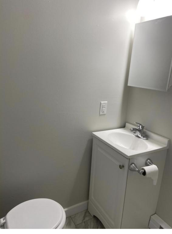 Building Photo - 45 W Main St