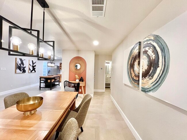 Building Photo - 9047 Twincreek Farm