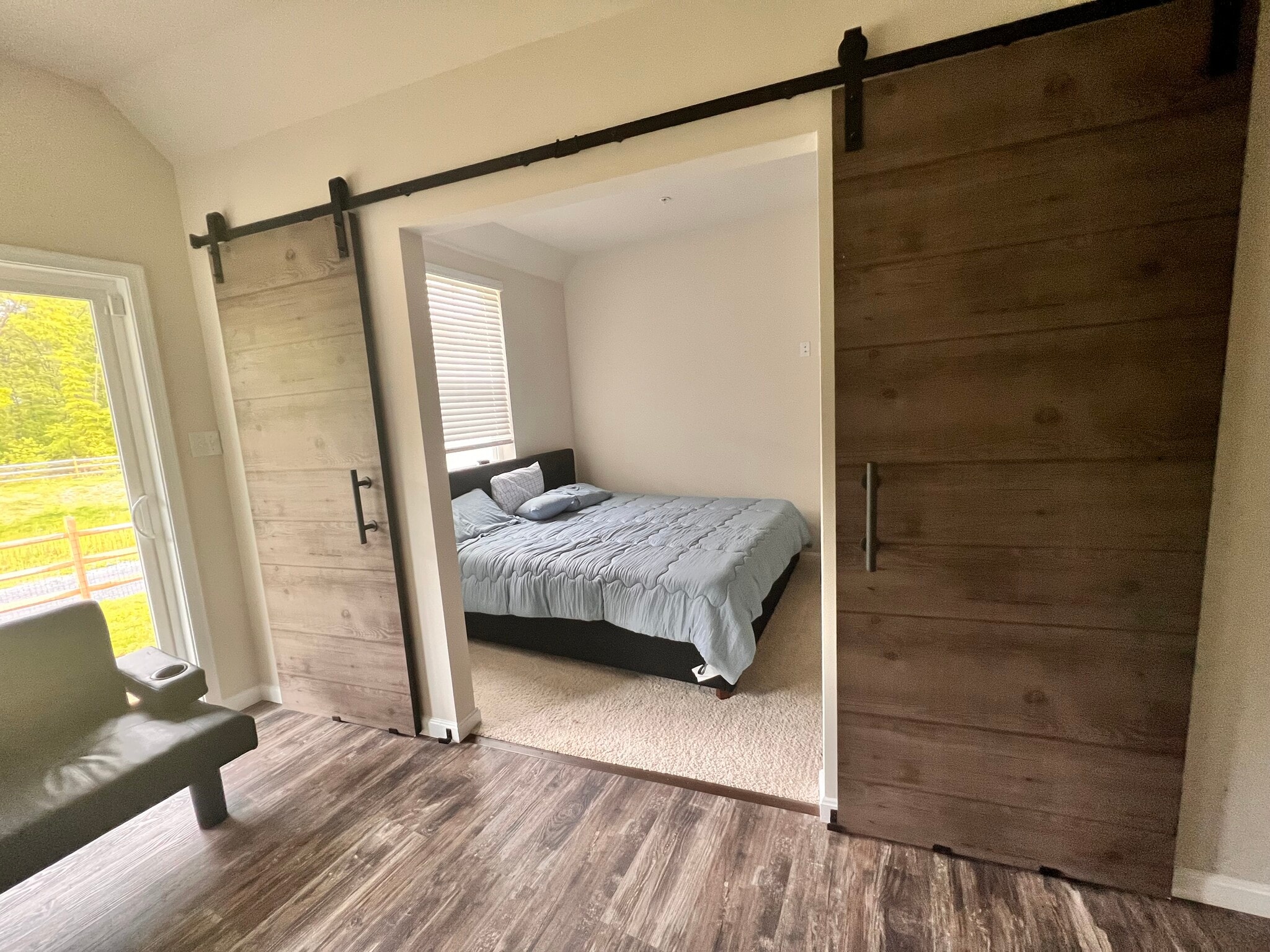 Building Photo - 2067 Hinshaw Dr