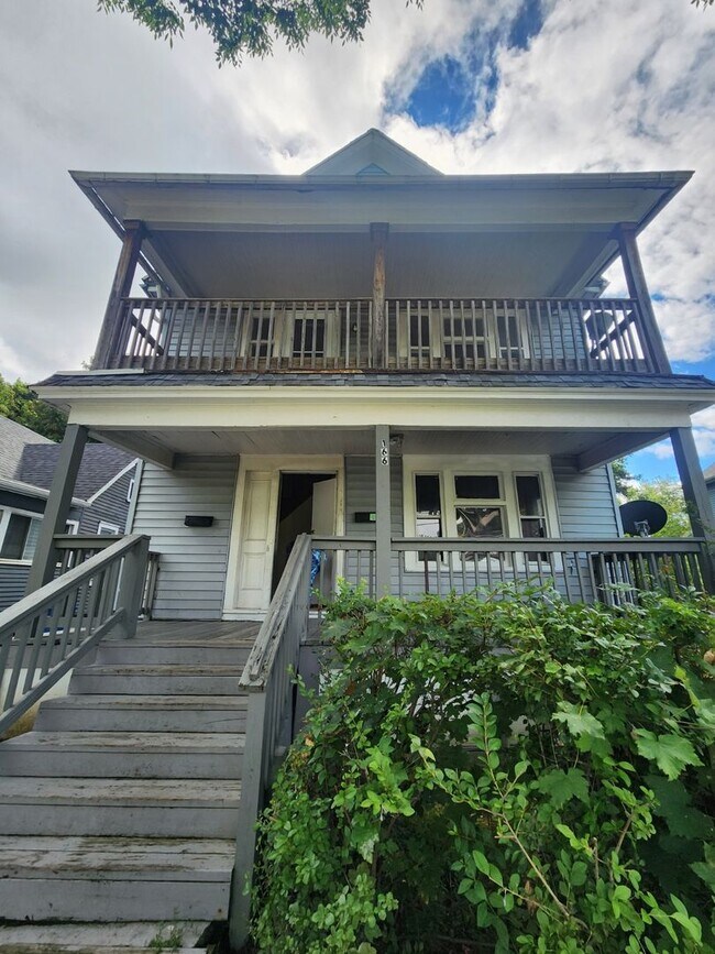 Primary Photo - 166 Lincoln St