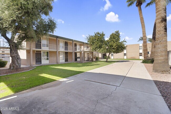 Building Photo - 3737 E Turney Ave