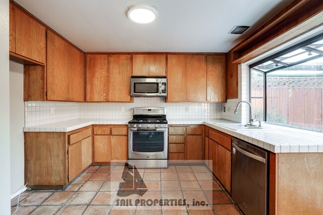 Building Photo - 10793 Onyx Ct