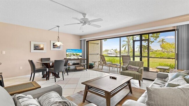 Building Photo - 1700 Cove II Pl