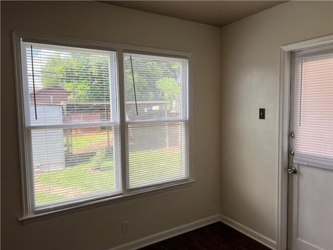 Building Photo - 1749 Bernandino St