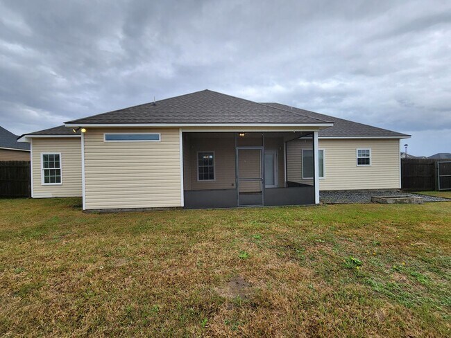 Building Photo - Stylish 3-Bedroom Home with Luxurious Features and Community Perks in Valdosta, GA