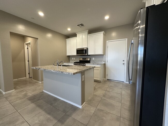Building Photo - 8728 Giant Causeway Ave