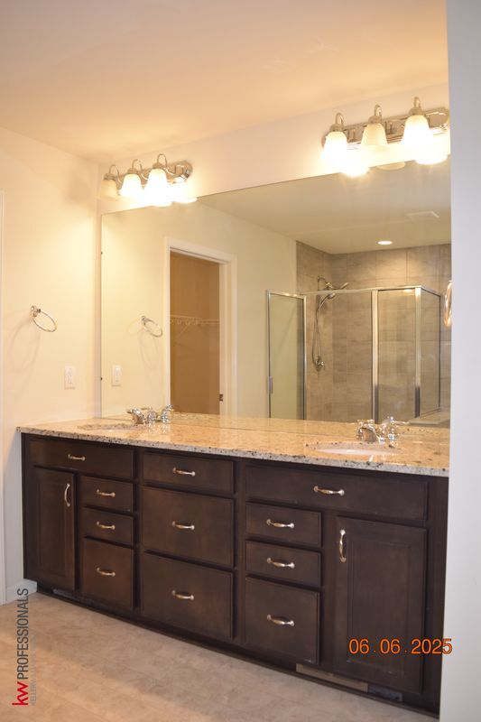 Building Photo - 49603 Shoreline Dr