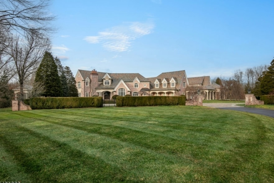 Building Photo - 581 Pottersville Rd