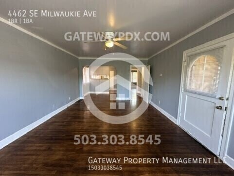 Building Photo - 4462 SE Milwaukie Ave