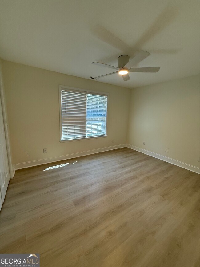 Building Photo - 109 Garden Walk