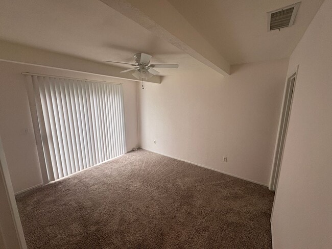 Building Photo - Charming 3 bedroom 2bath home available now!